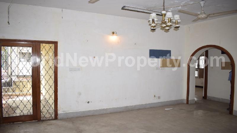 property near by Alwarpet, Vijaya lakshmi real estate Alwarpet, Residental for Sell in Alwarpet